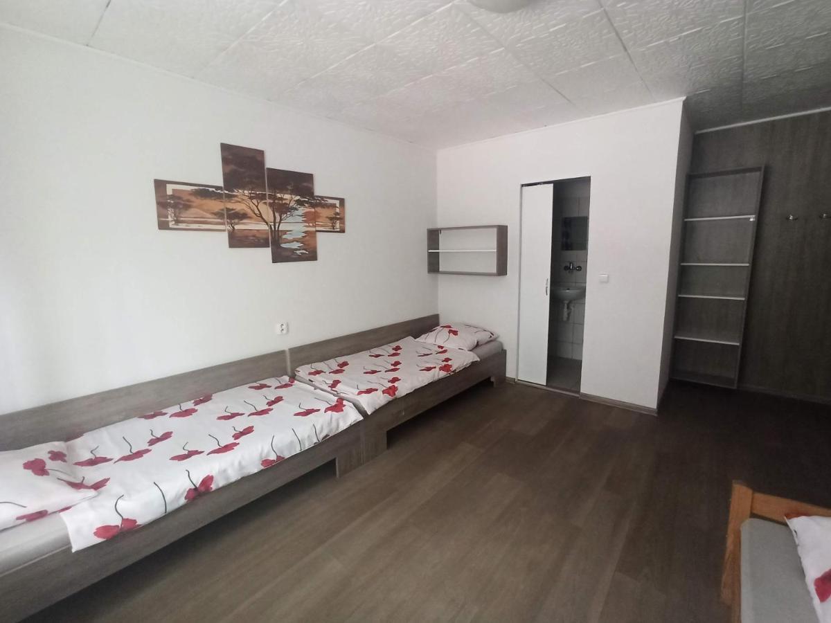 Motel Sofer Volkovce エクステリア 写真