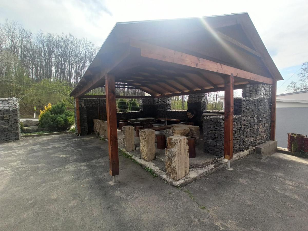 Motel Sofer Volkovce エクステリア 写真
