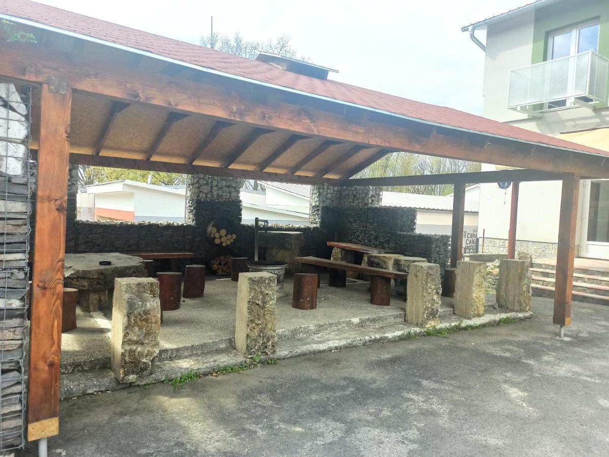 Motel Sofer Volkovce エクステリア 写真